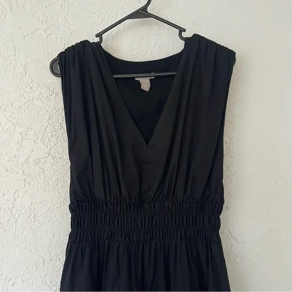 H&M Black Smocked Waist V Neck Sleeveless Midi Dress - Picture 3 of 11